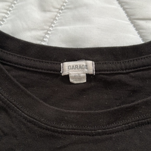 Garage Tshirt crop top - Picture 2 of 3